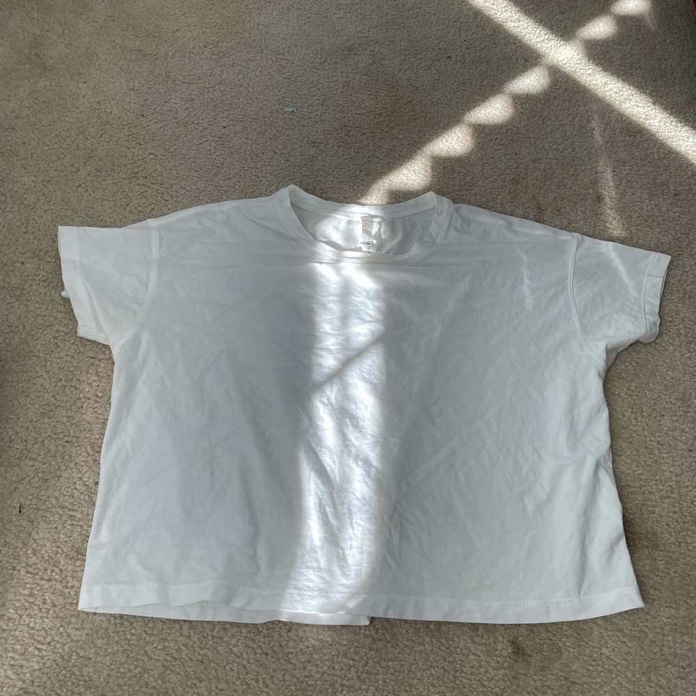 lululemon t-shirt